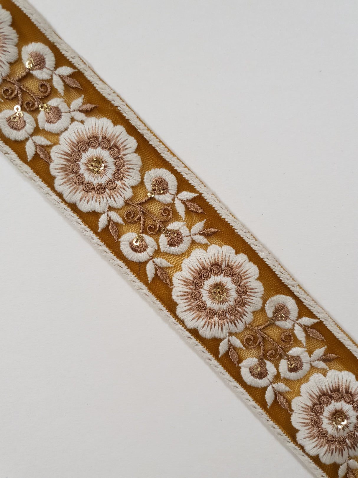 Embroidered Trim - 1 Meter - (ITR-1449)