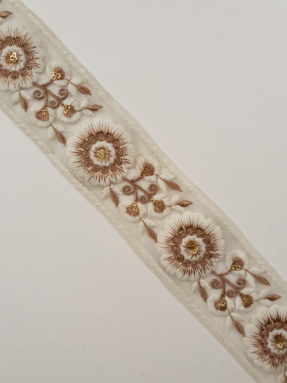 Embroidered Trim - 1 Meter - (ITR-1451)