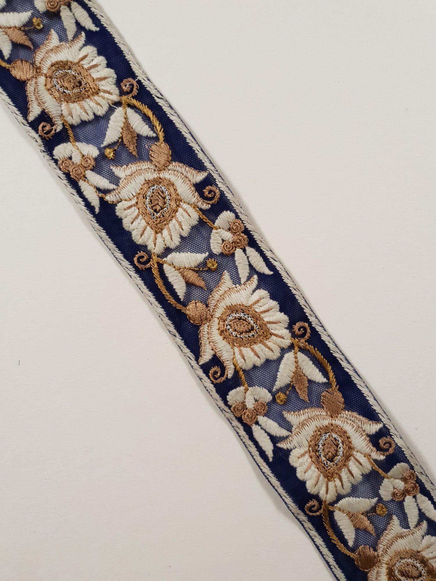 Embroidered Trim - 1 Meter - (ITR-1452)