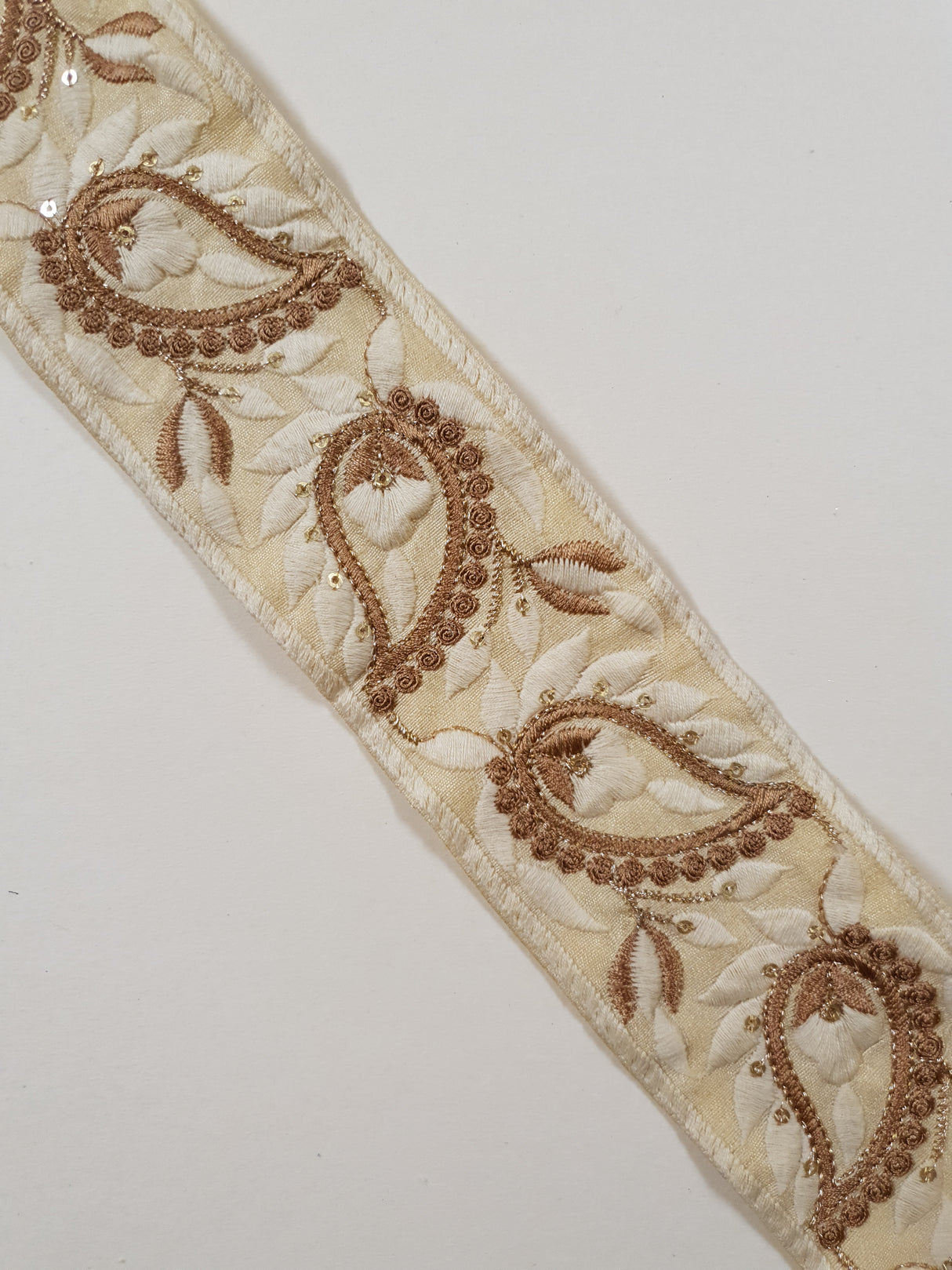 Embroidered Trim - 1 Meter - (ITR-1454)