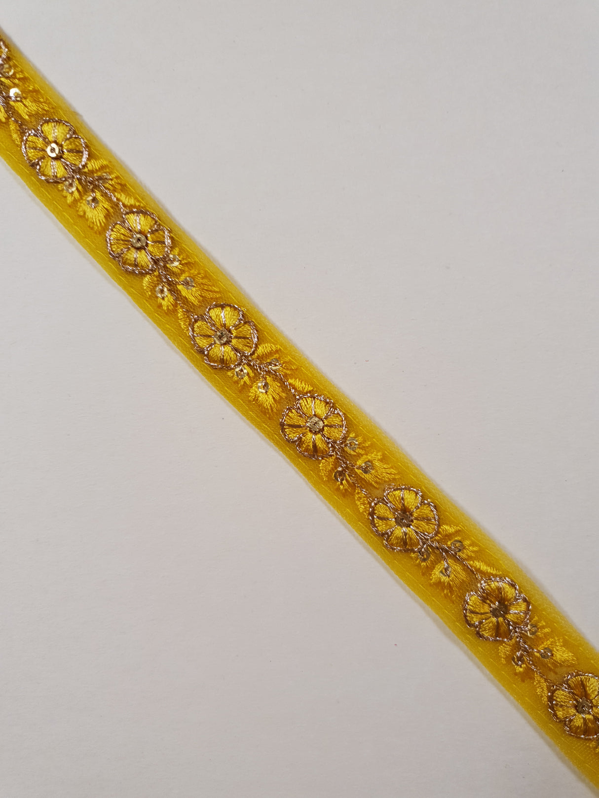 Embroidered Trim - 1 Meter - (ITR-1463)