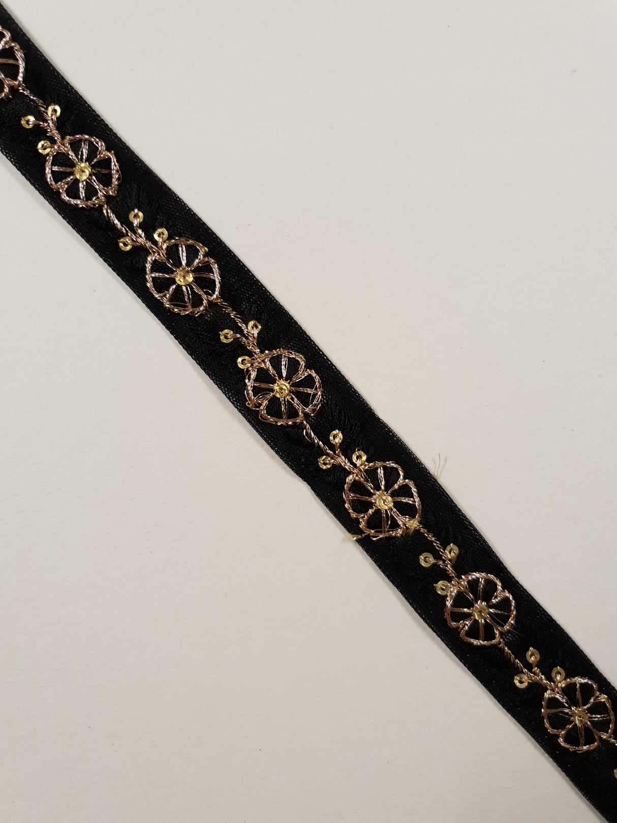 Embroidered Trim - 1 Meter - (ITR-1465)