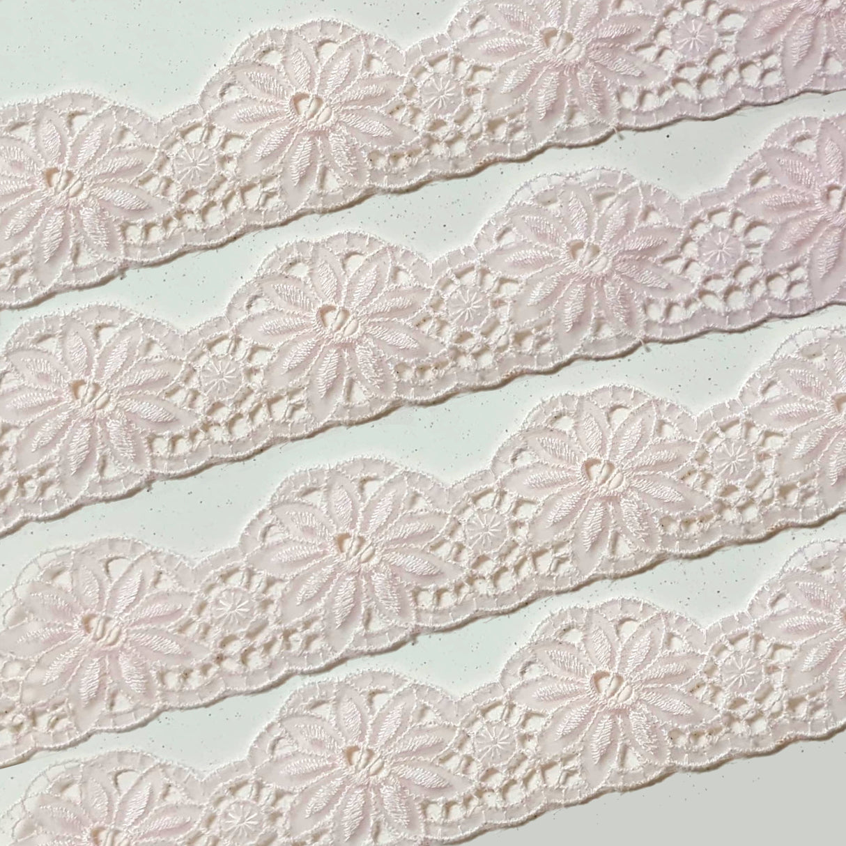 Lace Trim Pack - 4083 - Vintage - Light Pink - 1 Meter