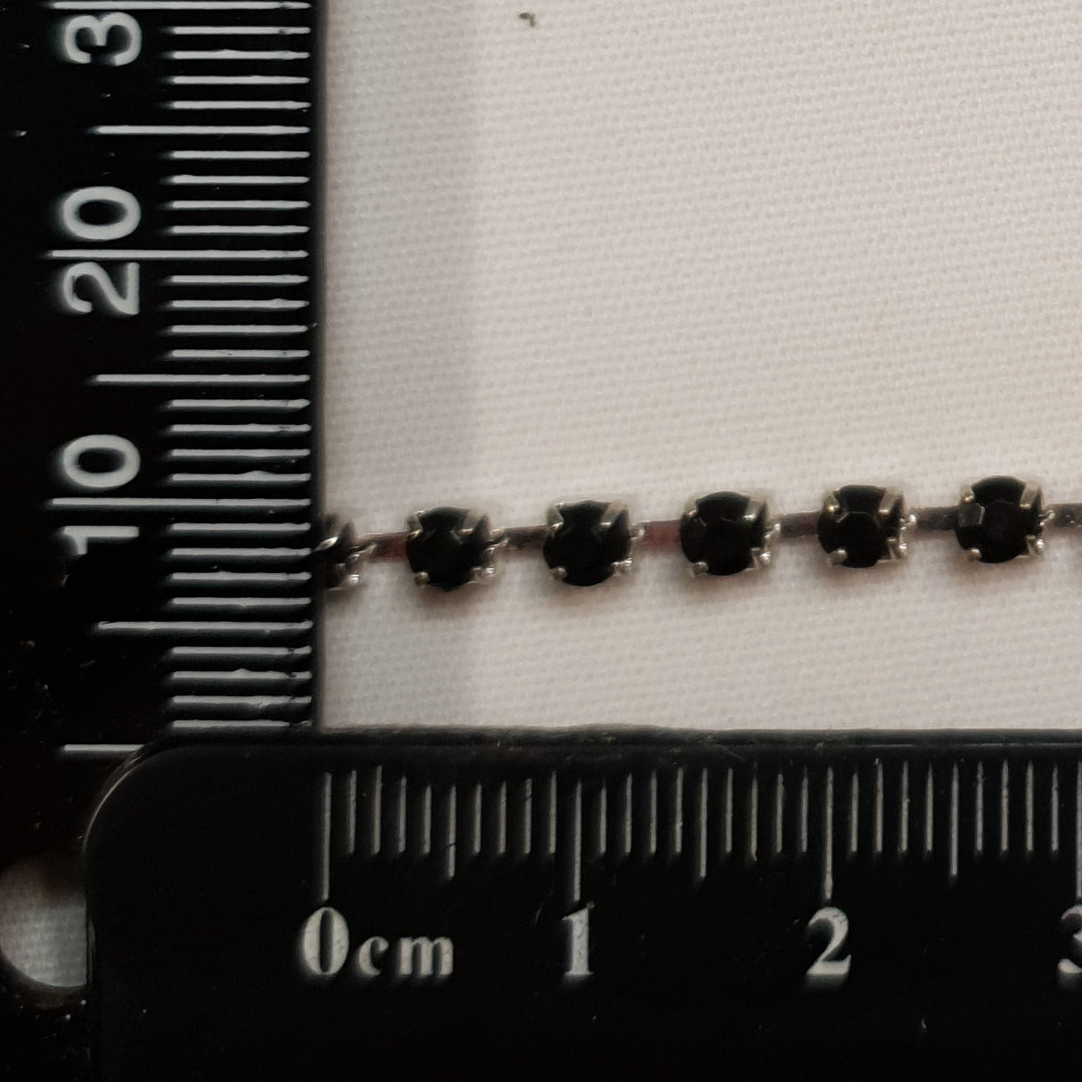 Rhinestone Chain - 1 Meter - 5536