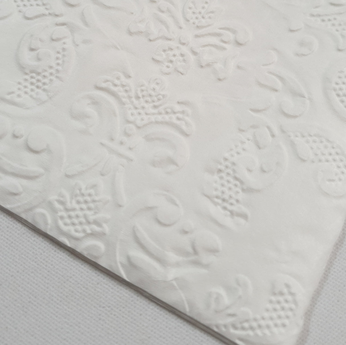 Decoupage Napkin - Embossed - (DN-8178) - Set of 5