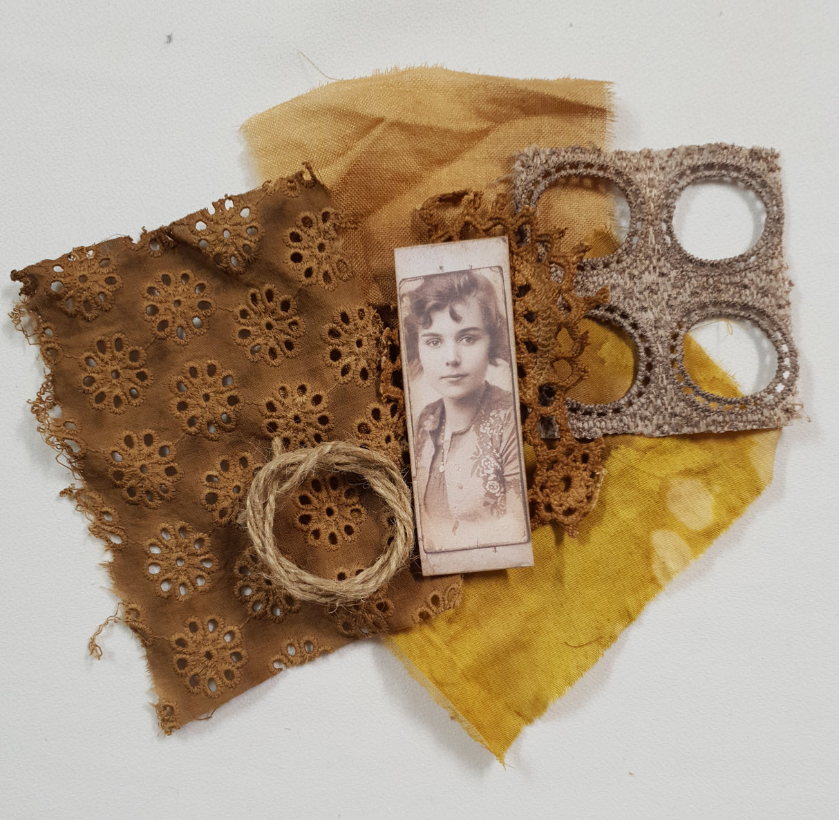 Motherloads Grungy Sampler - EU - Picked at Random