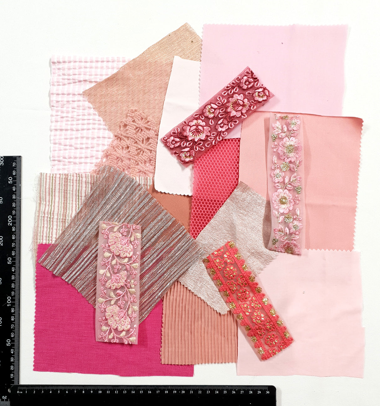 Textile Scraps Pack - US - Picked at Random