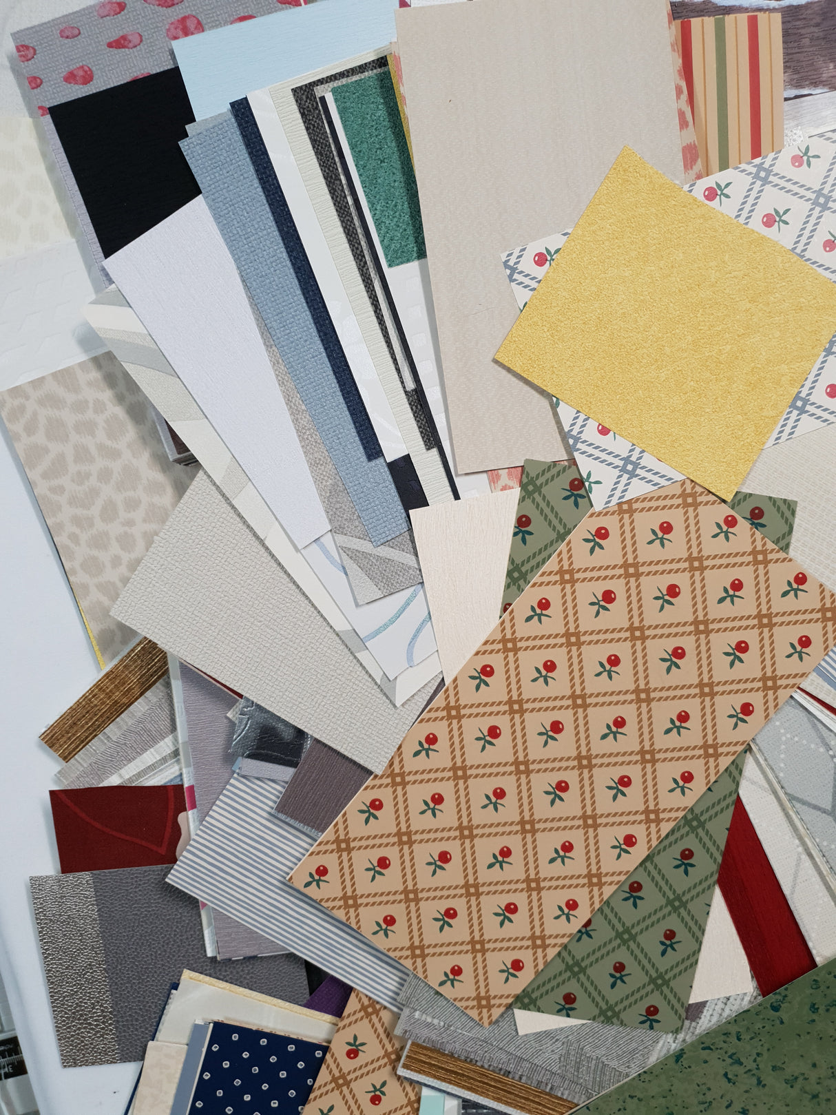Wallpaper Scraps Pack - 10 Pieces