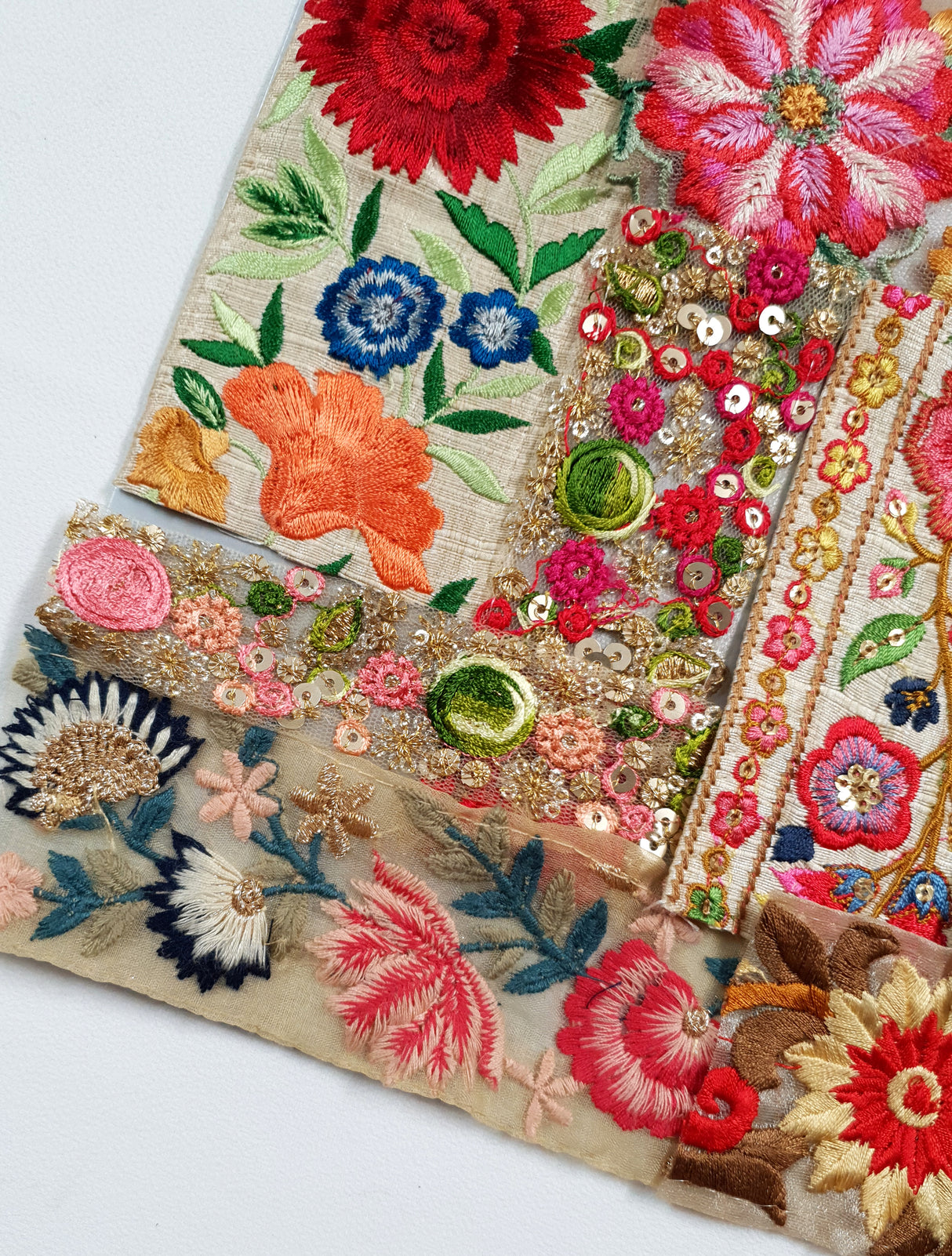 Assorted Embroidered Trim Scraps Pack - ZE