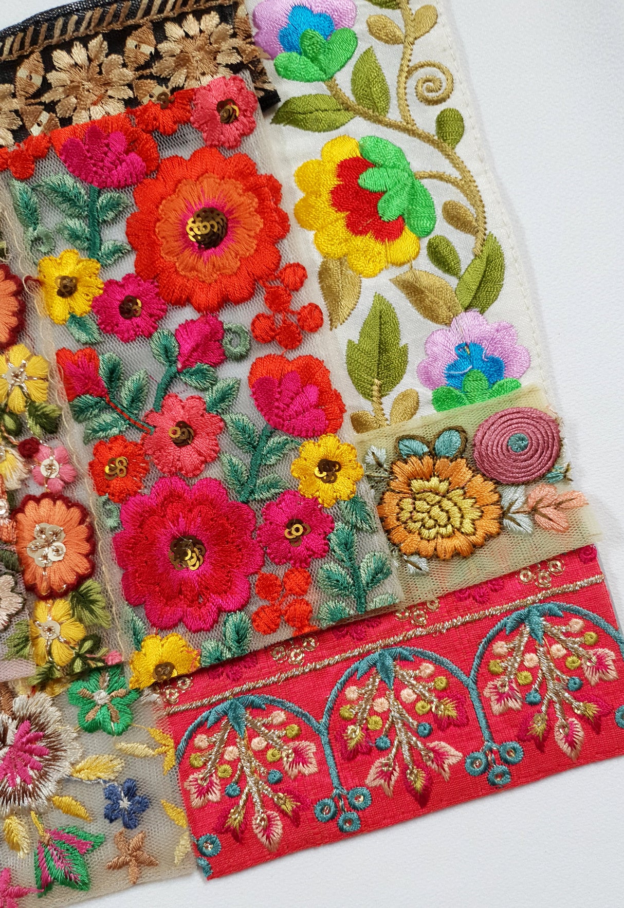 Assorted Embroidered Trim Scraps Pack - ZG