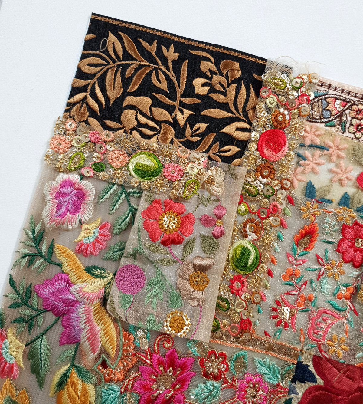 Assorted Embroidered Trim Scraps Pack - ZK