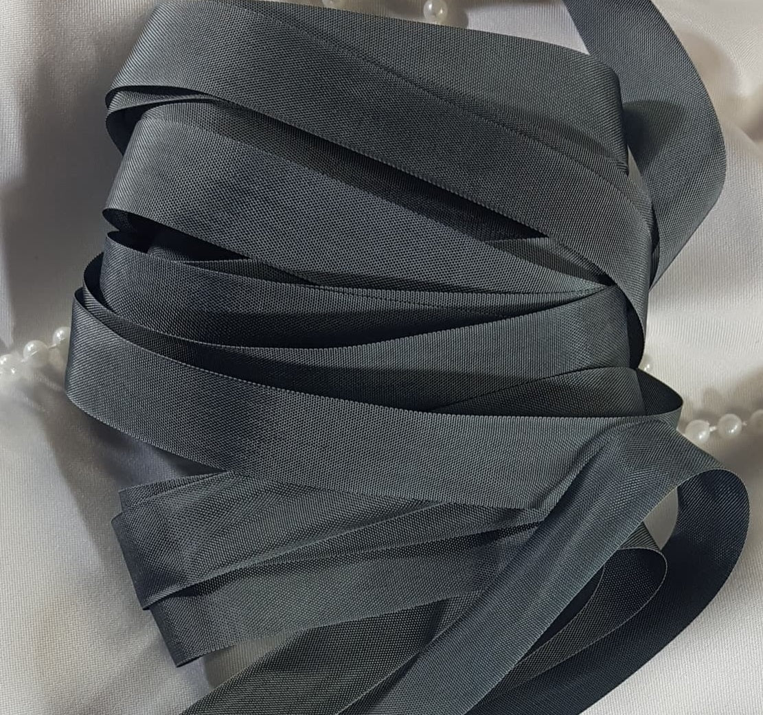 Seam Binding - XV - Carbon Grey - 5 meters