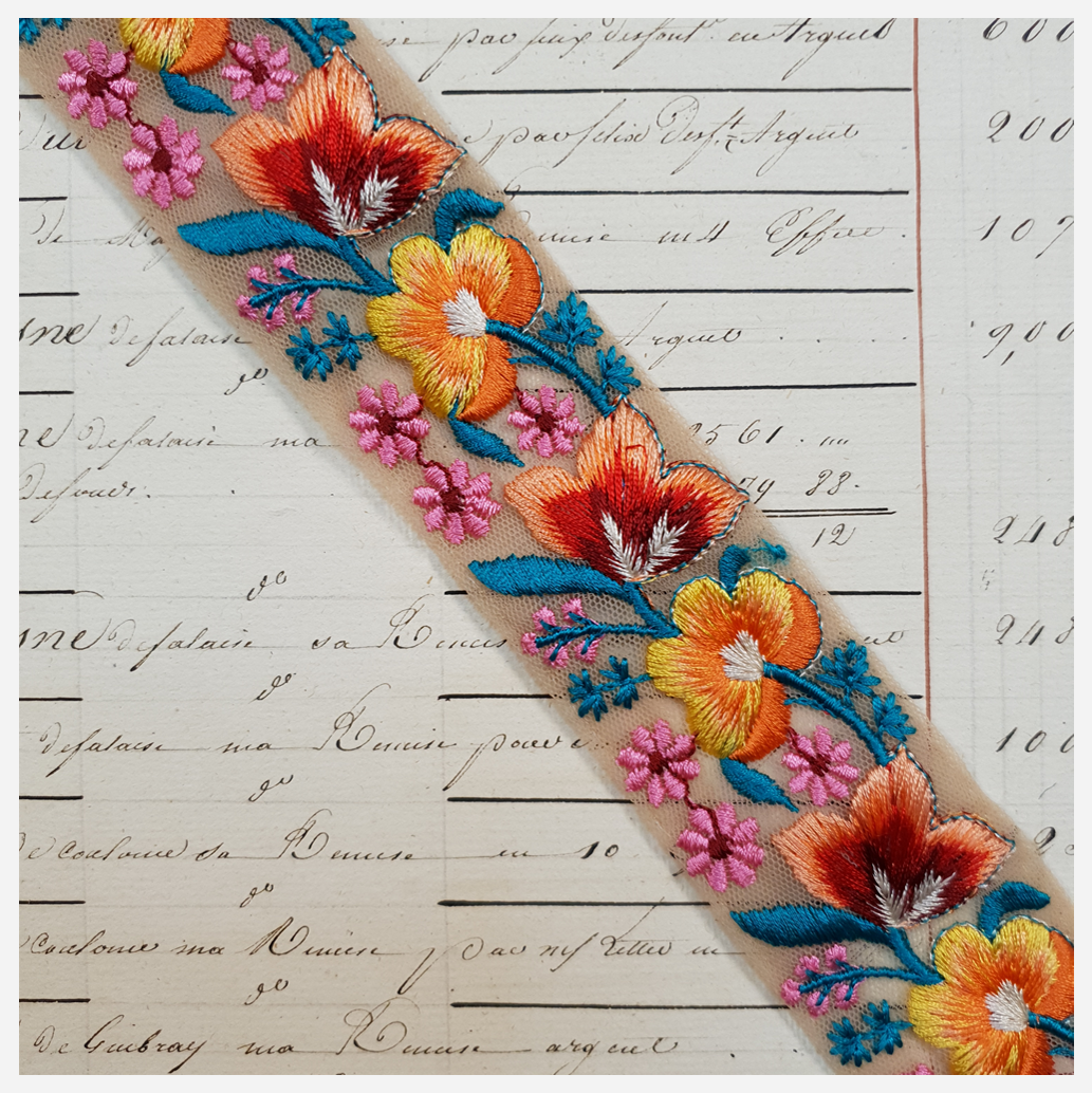 Embroidered Trim - 1 Meter  - (ITR-1072)