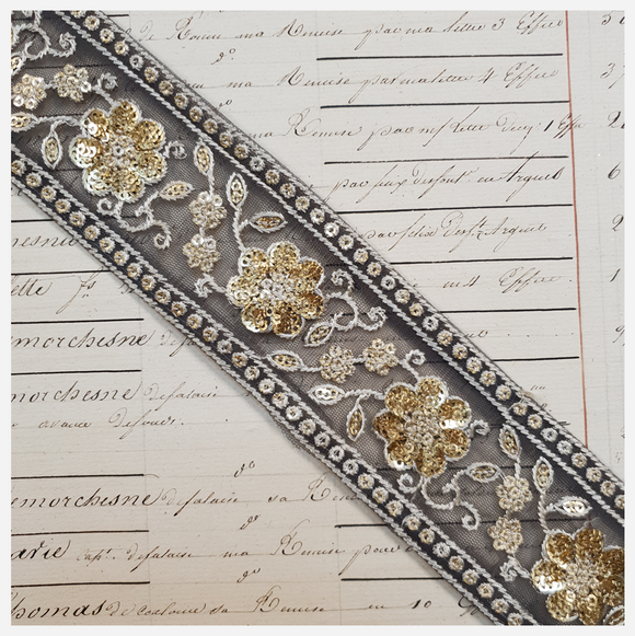 Embroidered Trim - 1 Meter  - (ITR-1101)