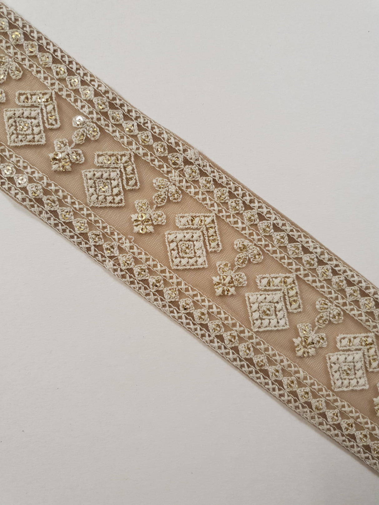 Embroidered Trim - 1 Meter - (ITR-1283)