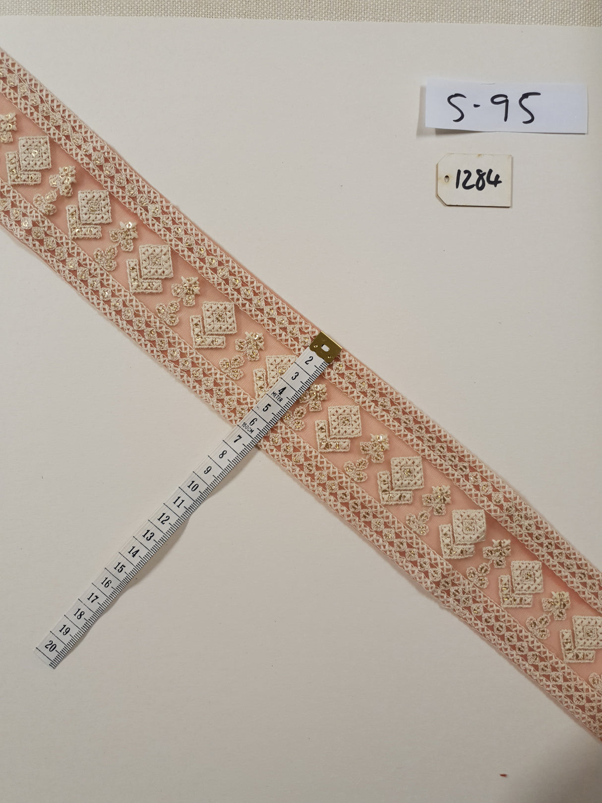 Embroidered Trim - 1 Meter - (ITR-1284)