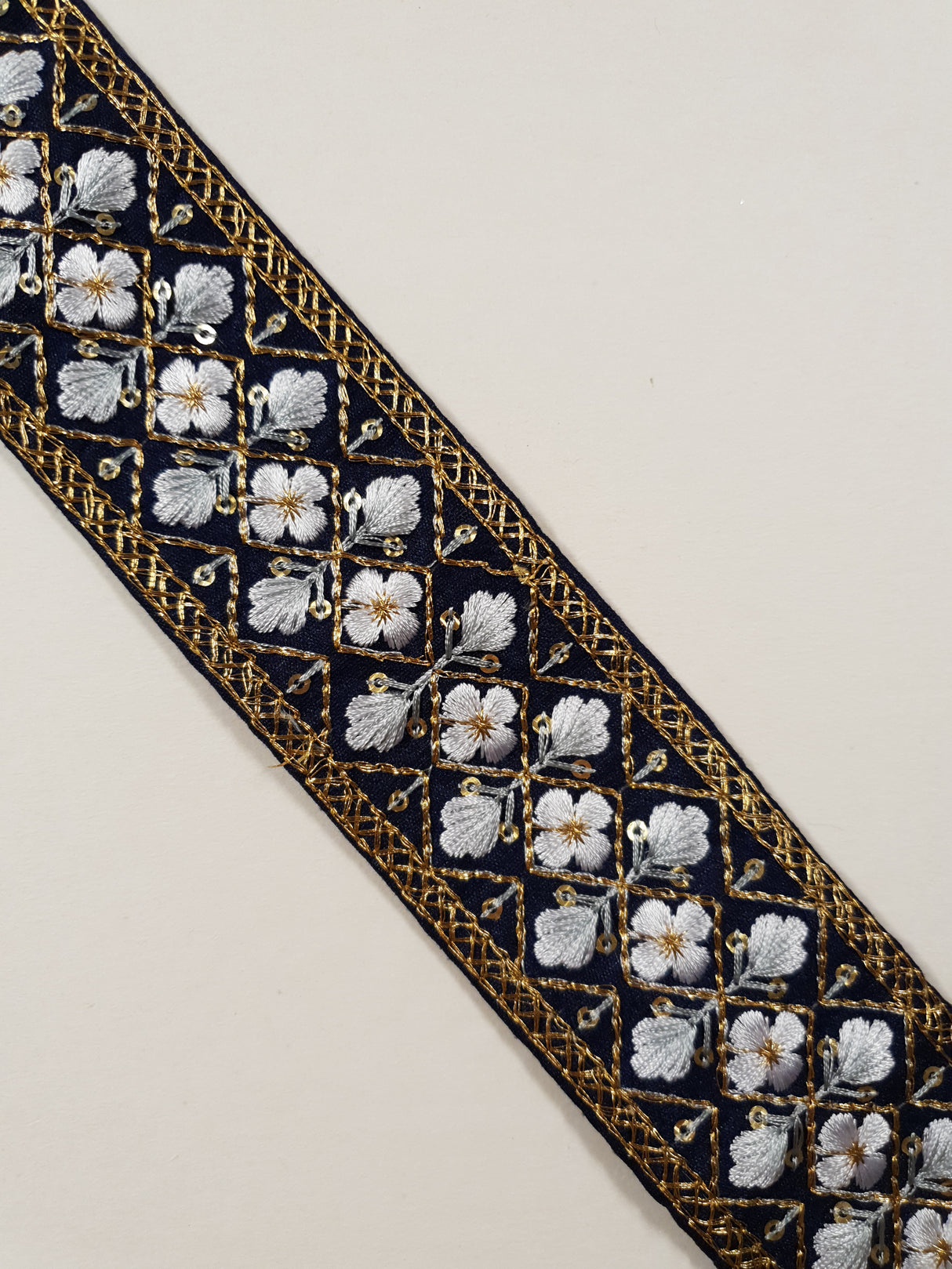 Embroidered Trim - 1 Meter - (ITR-1294)