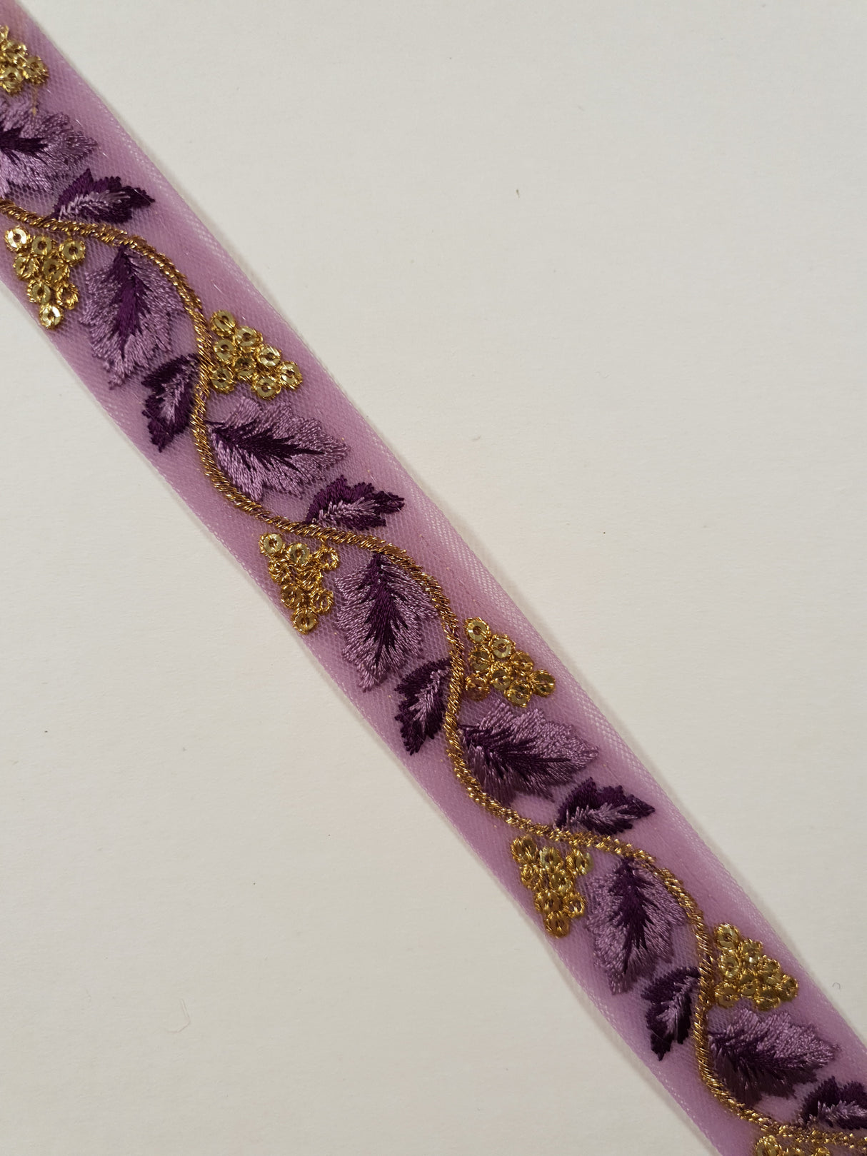 Embroidered Trim - 1 Meter - (ITR-1309)