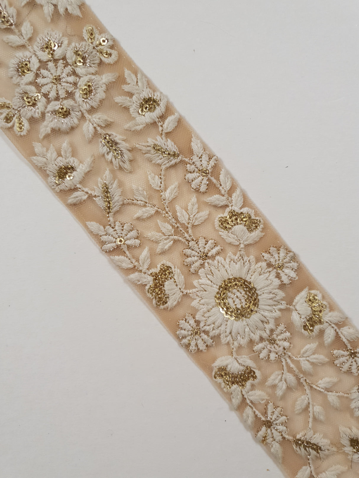 Embroidered Trim - 1 Meter - (ITR-1325)