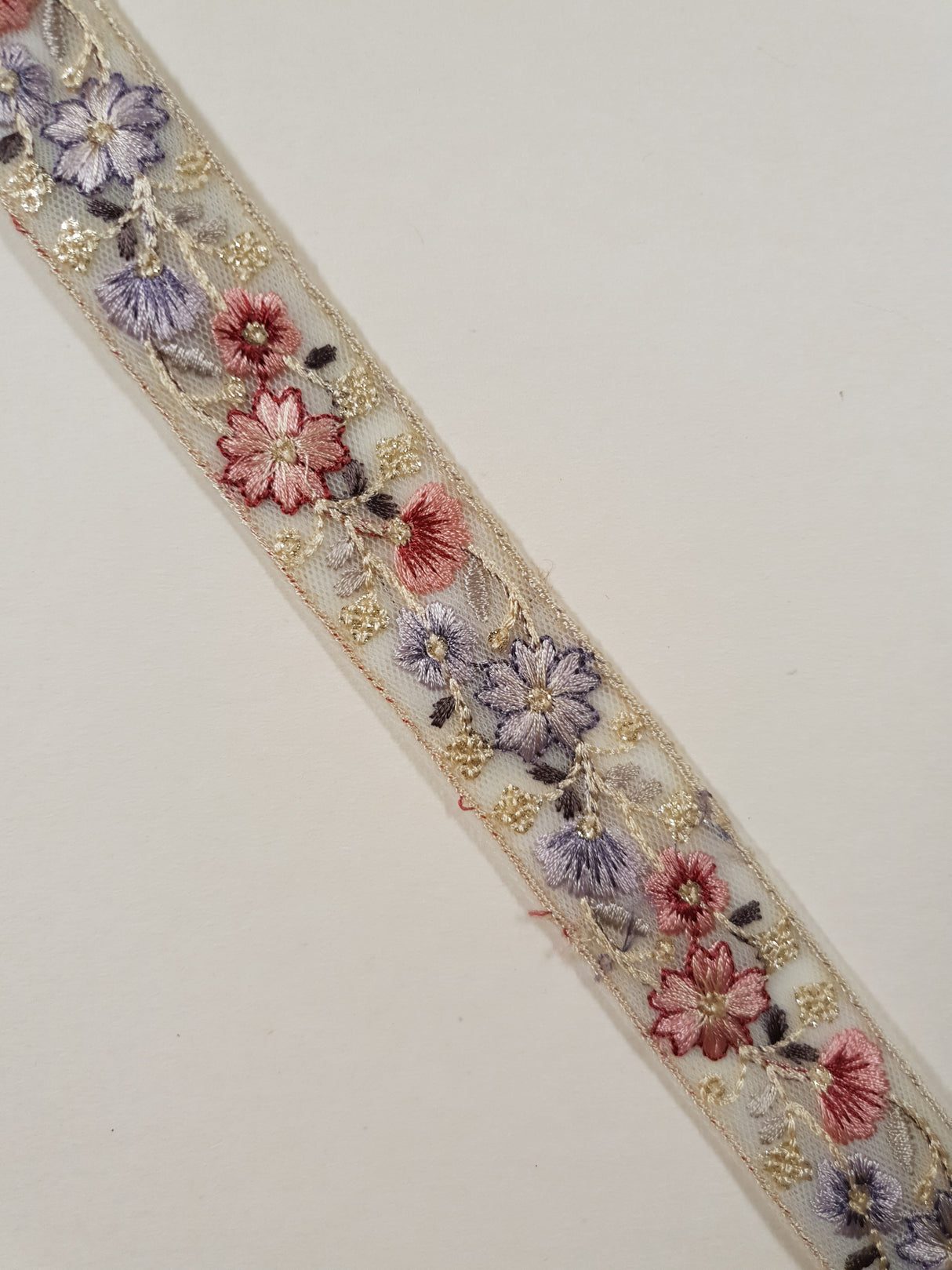 Embroidered Trim - 1 Meter - (ITR-1330)