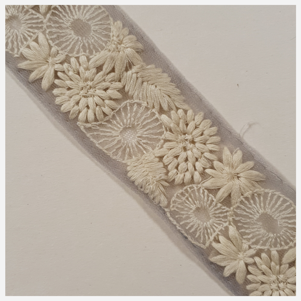 Embroidered Trim - 1 Meter - (ITR-1363)