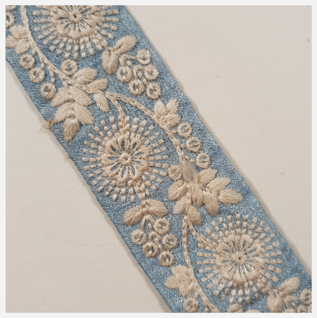 Embroidered Trim - 1 Meter - (ITR-1366)