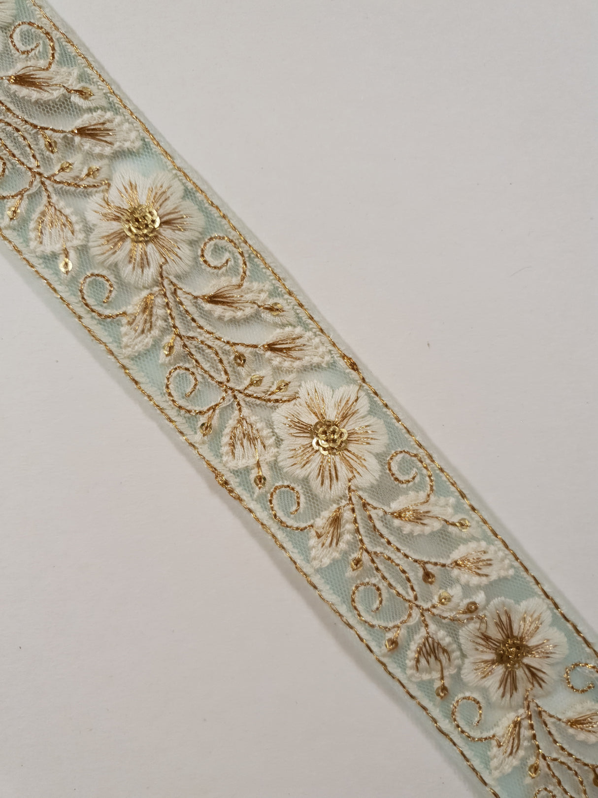 Embroidered Trim - 1 Meter - (ITR-1369)