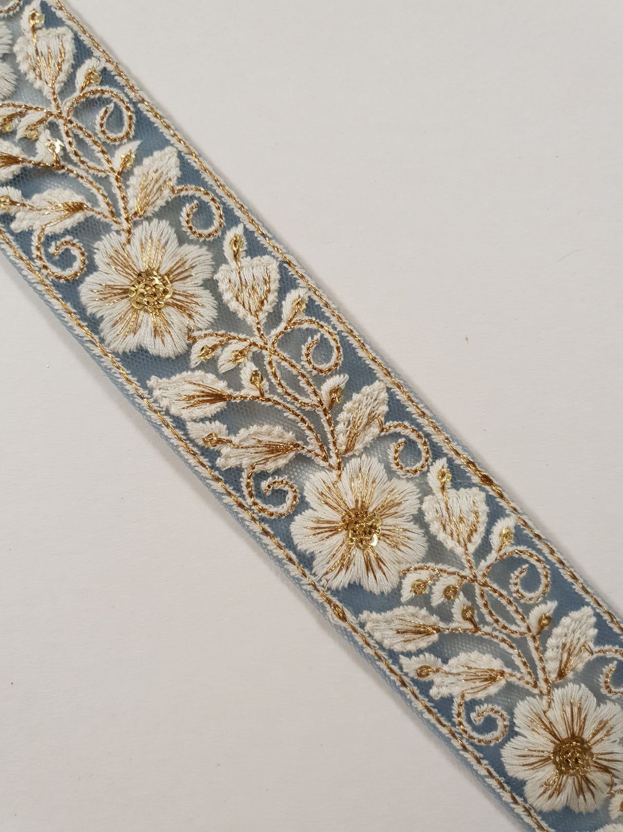 Embroidered Trim - 1 Meter - (ITR-1370)