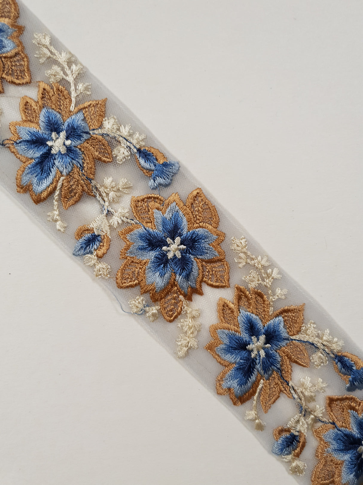 Embroidered Trim - 1 Meter - (ITR-1375)