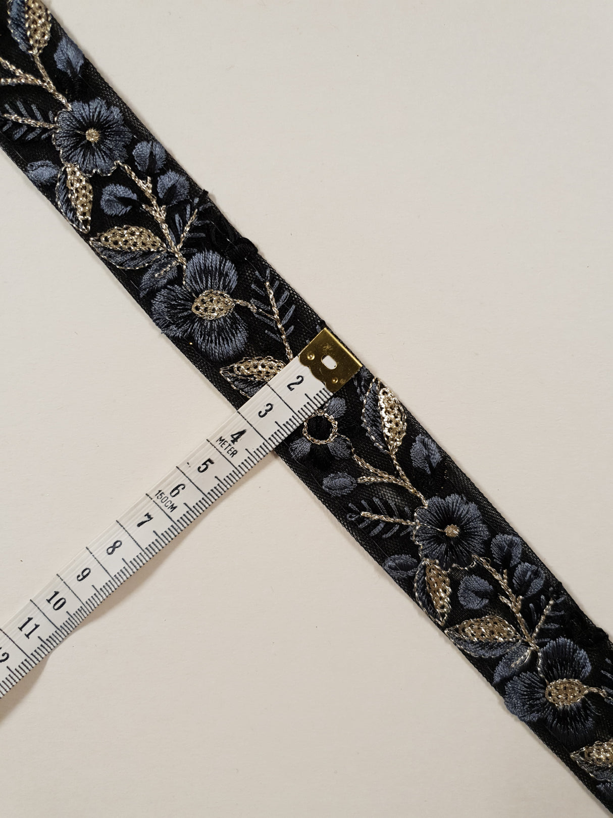 Embroidered Trim - 1 Meter - (ITR-1394)