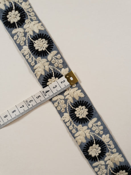 Embroidered Trim - 1 Meter - (ITR-1404)