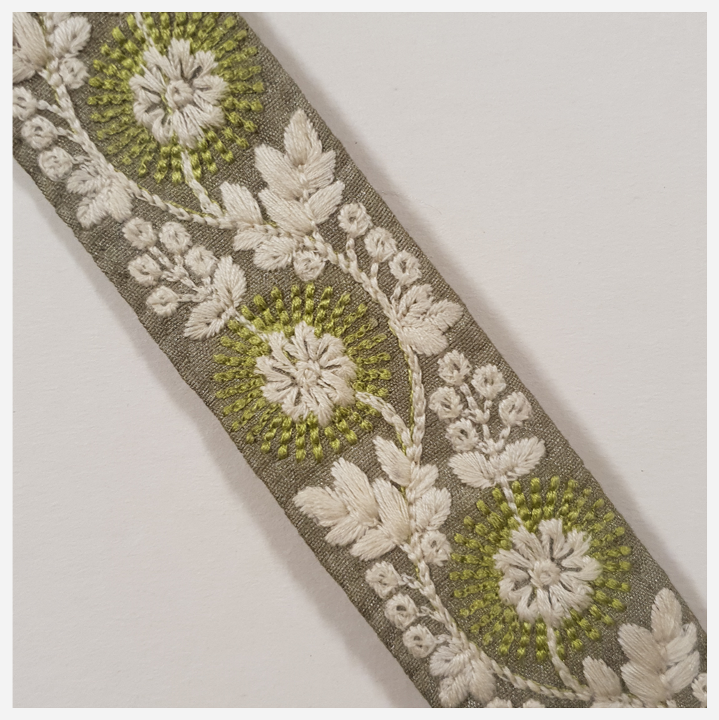 Embroidered Trim - 1 Meter - (ITR-1407)