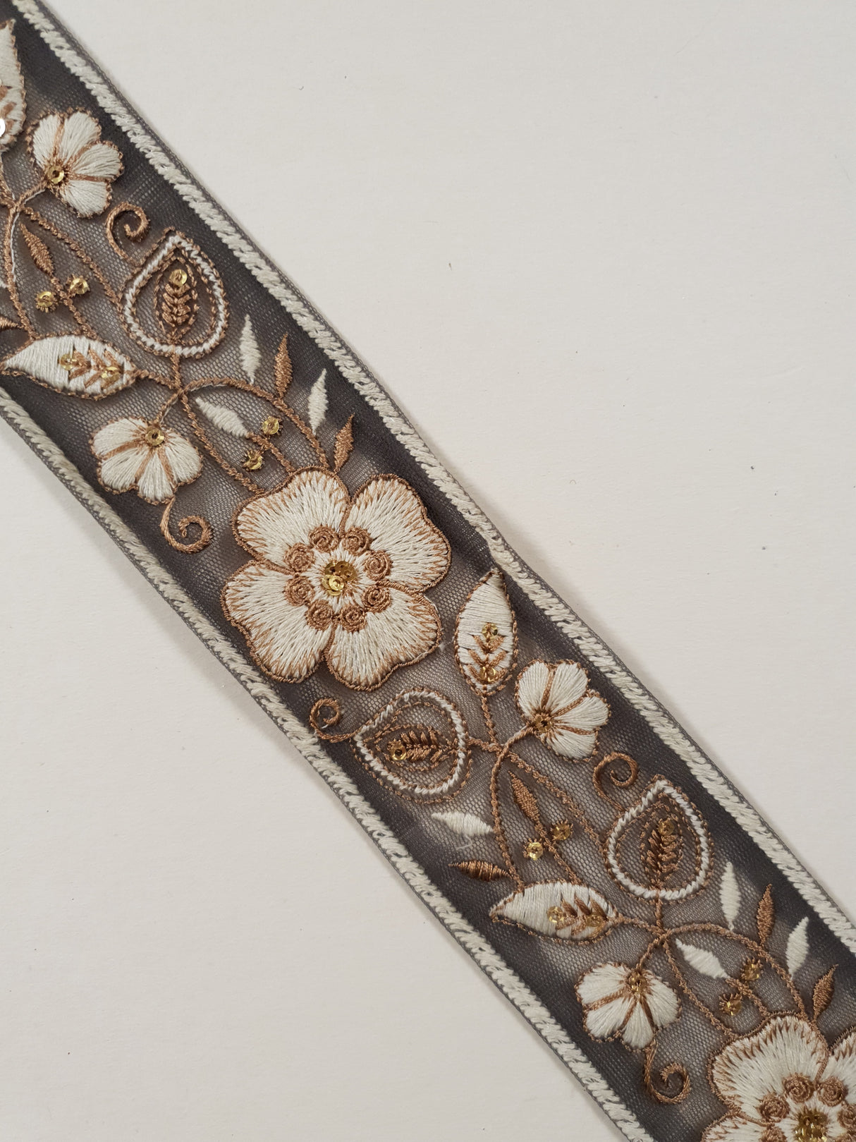 Embroidered Trim - 1 Meter - (ITR-1417)