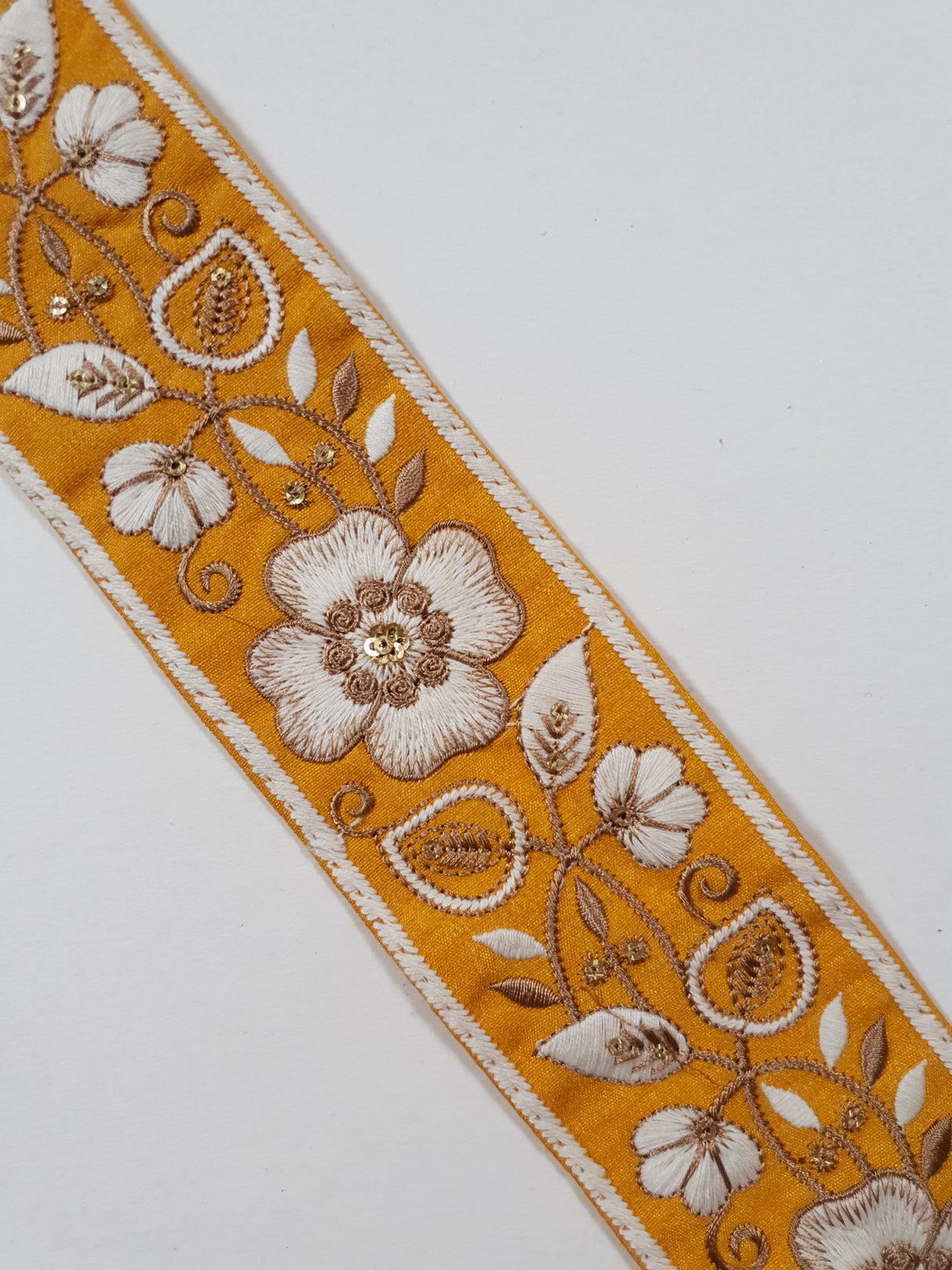 Embroidered Trim - 1 Meter - (ITR-1421)