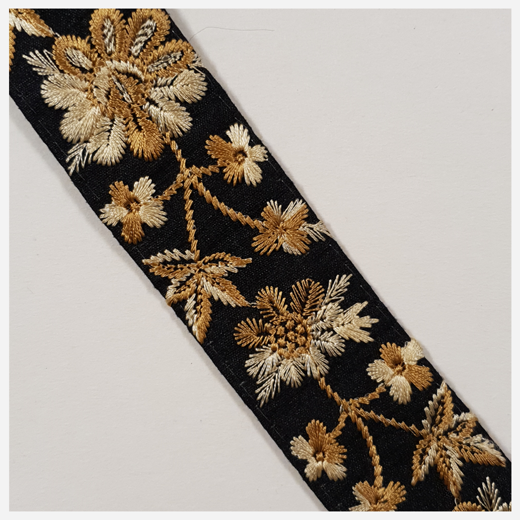 Embroidered Trim - 1 Meter - (ITR-1424)