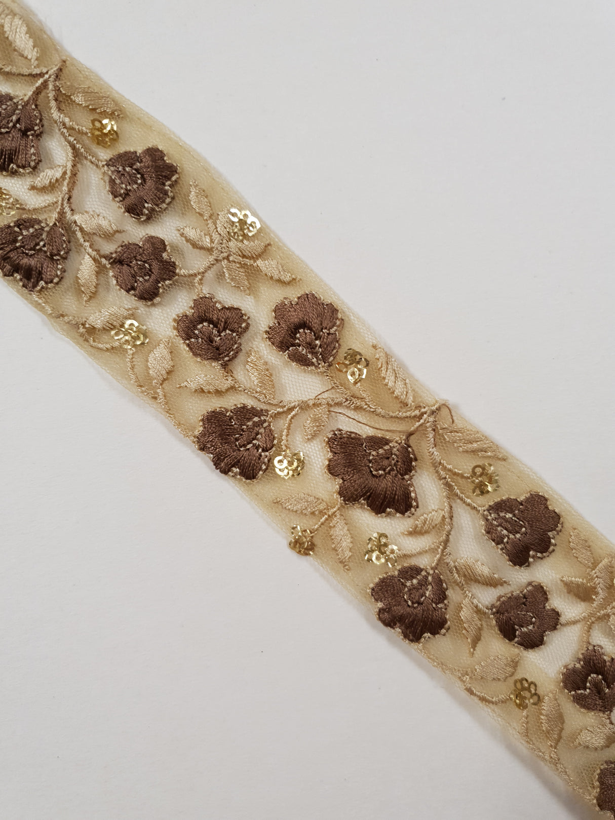 Embroidered Trim - 1 Meter - (ITR-1437)