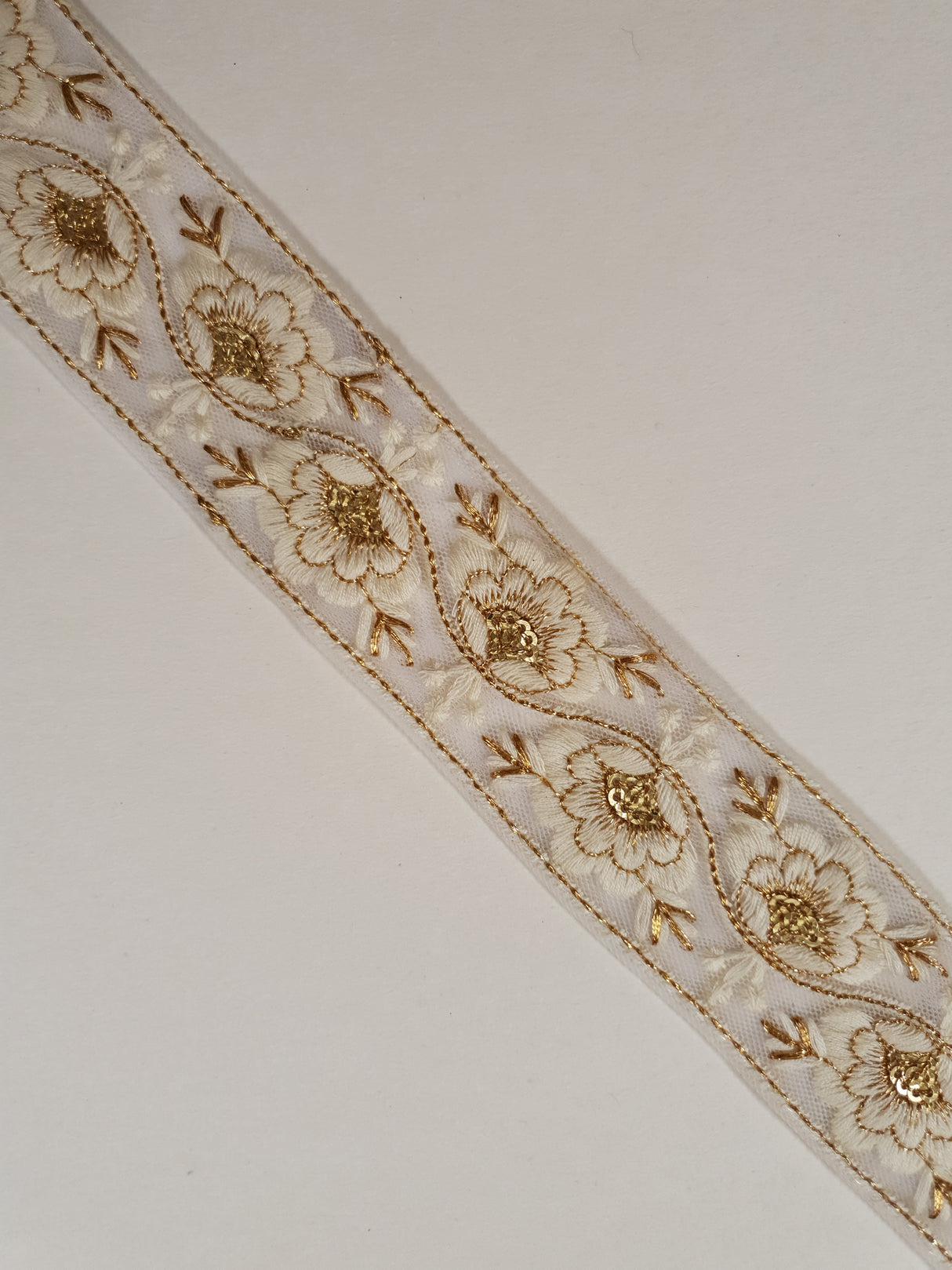 Embroidered Trim - 1 Meter - (ITR-1439)
