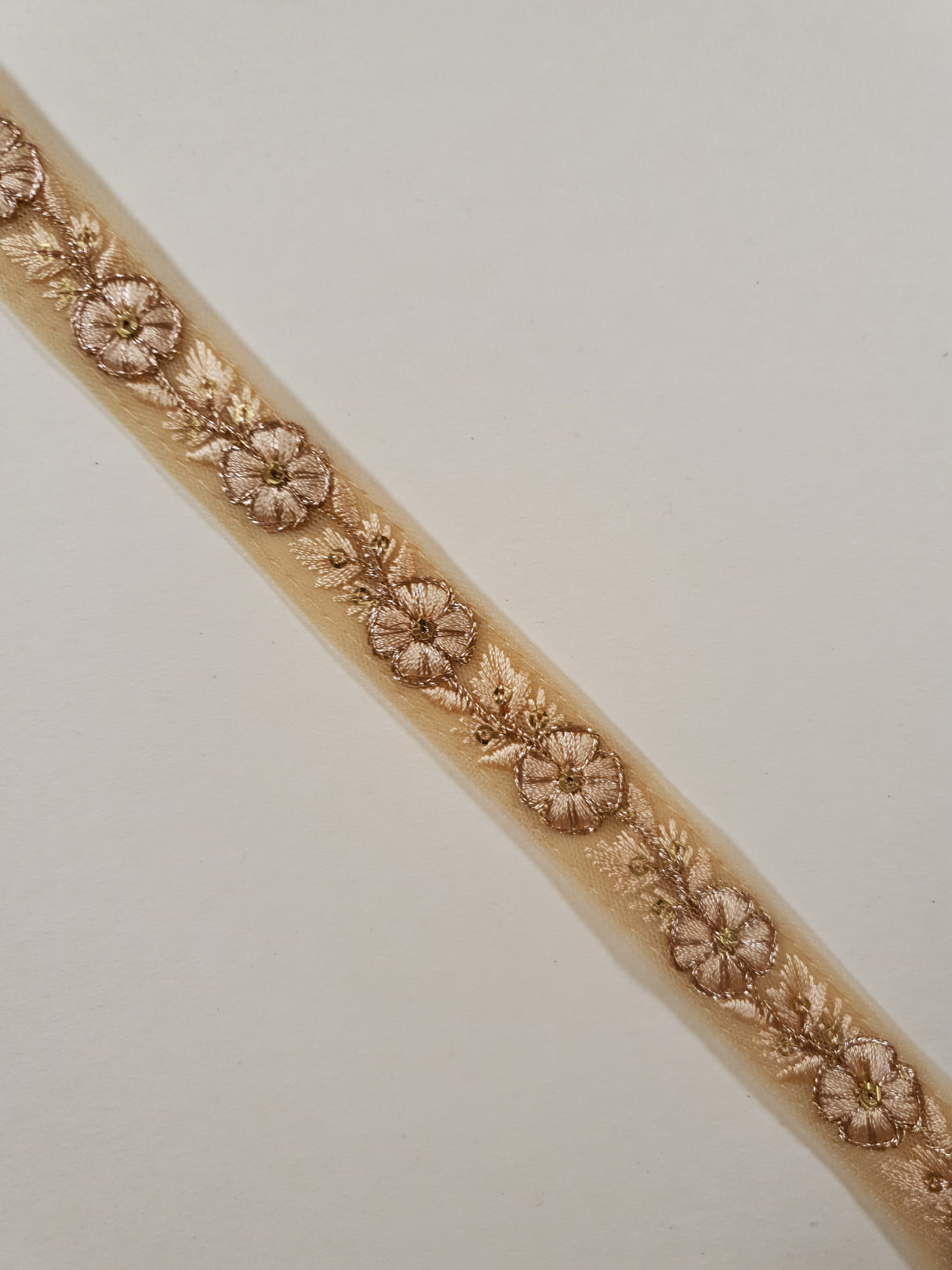 Embroidered Trim - 1 Meter - (ITR-1456)