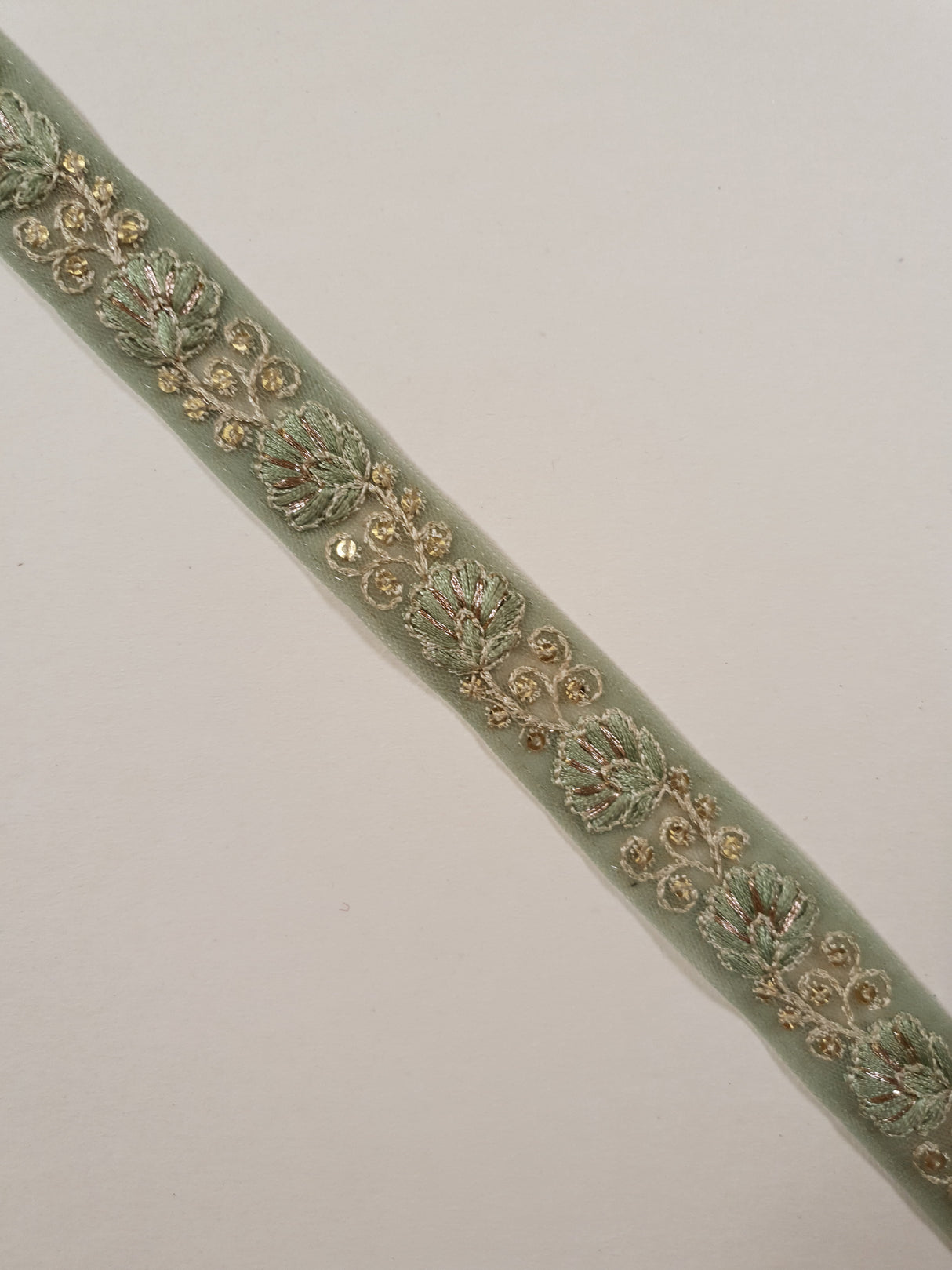 Embroidered Trim - 1 Meter - (ITR-1474)