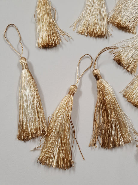 Hand Dyed Tassels Pack - 9004