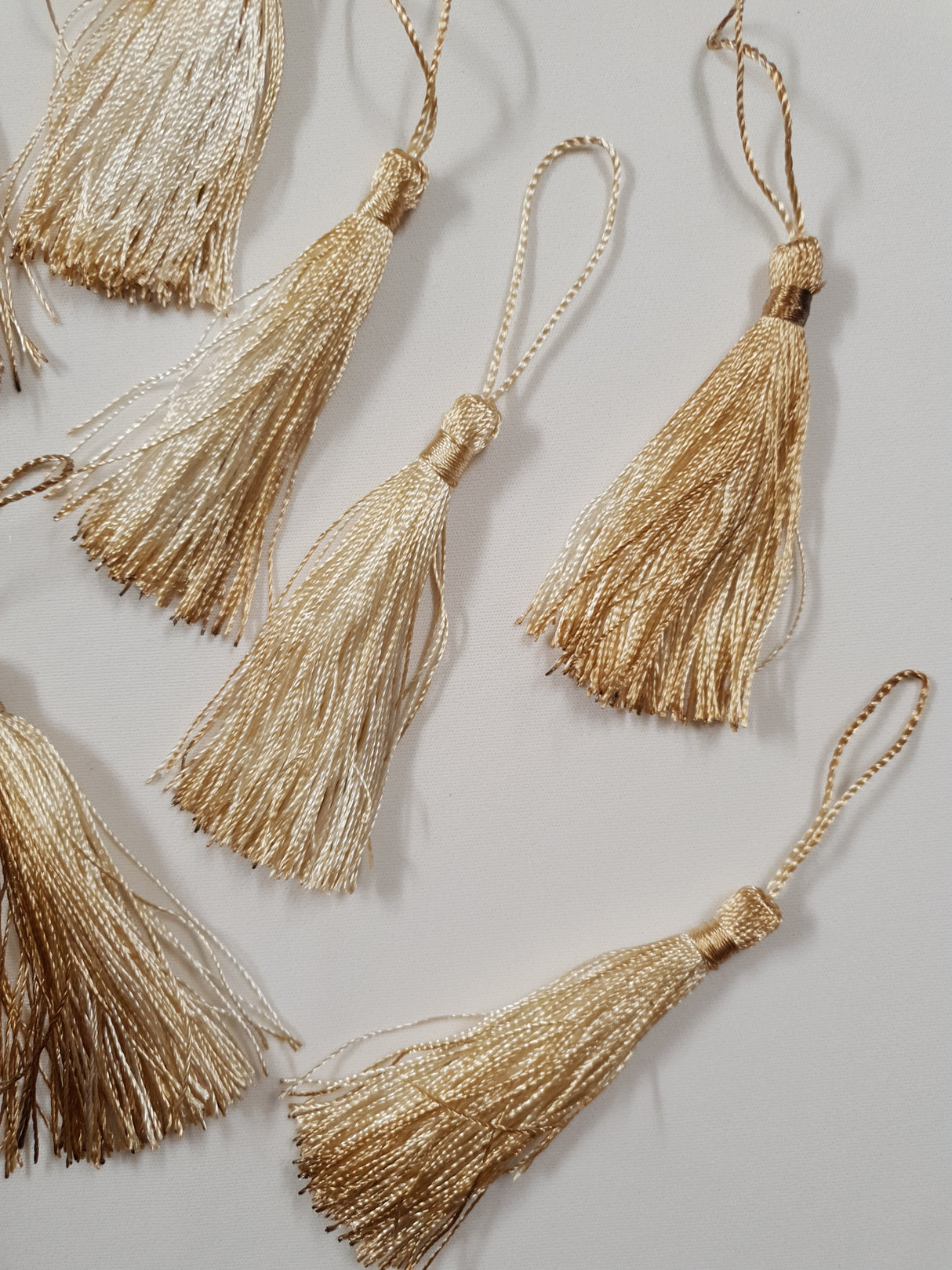 Hand Dyed Tassels Pack - 9004