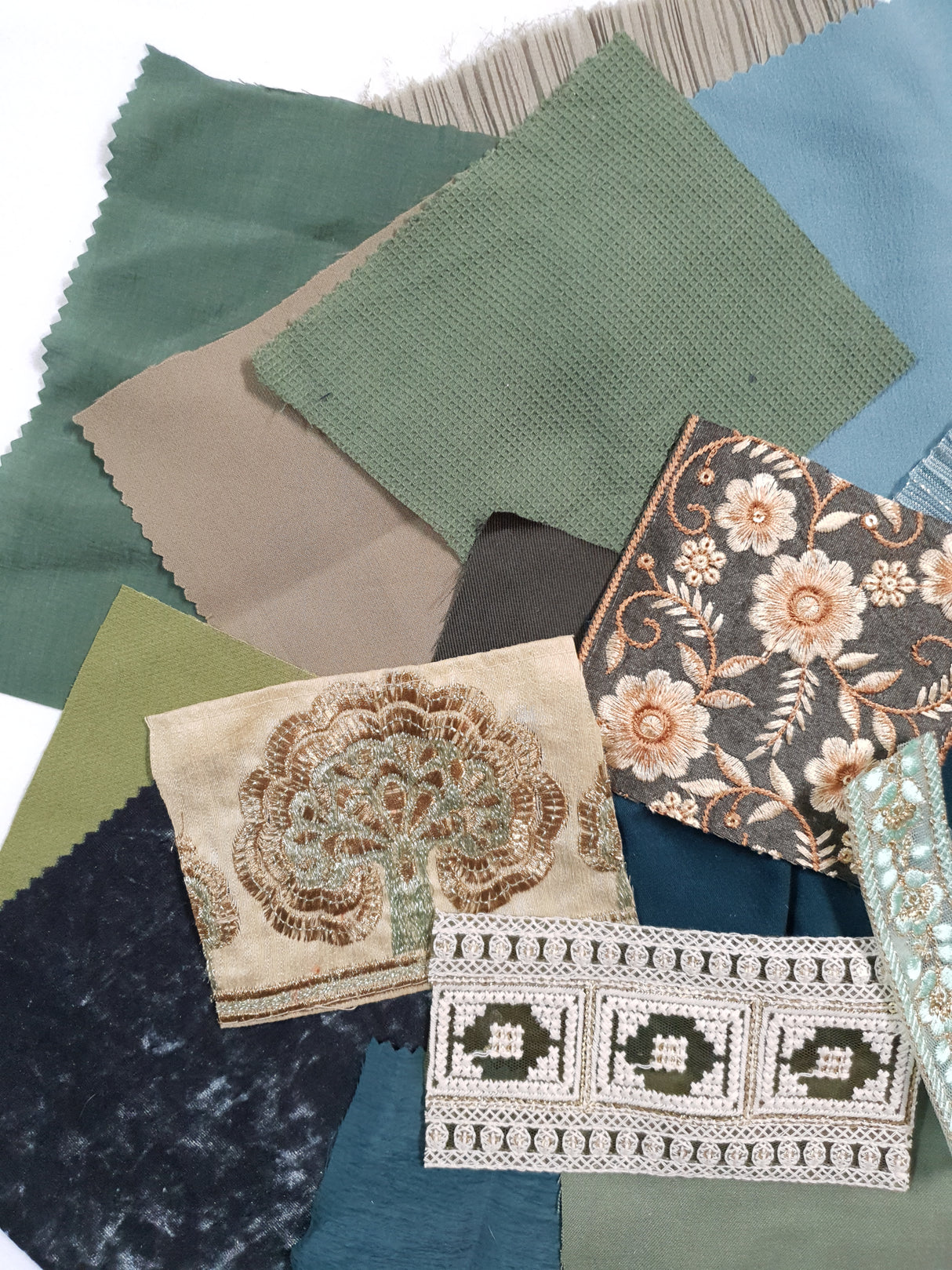 Textile Scraps Pack - GY - Picked at Random