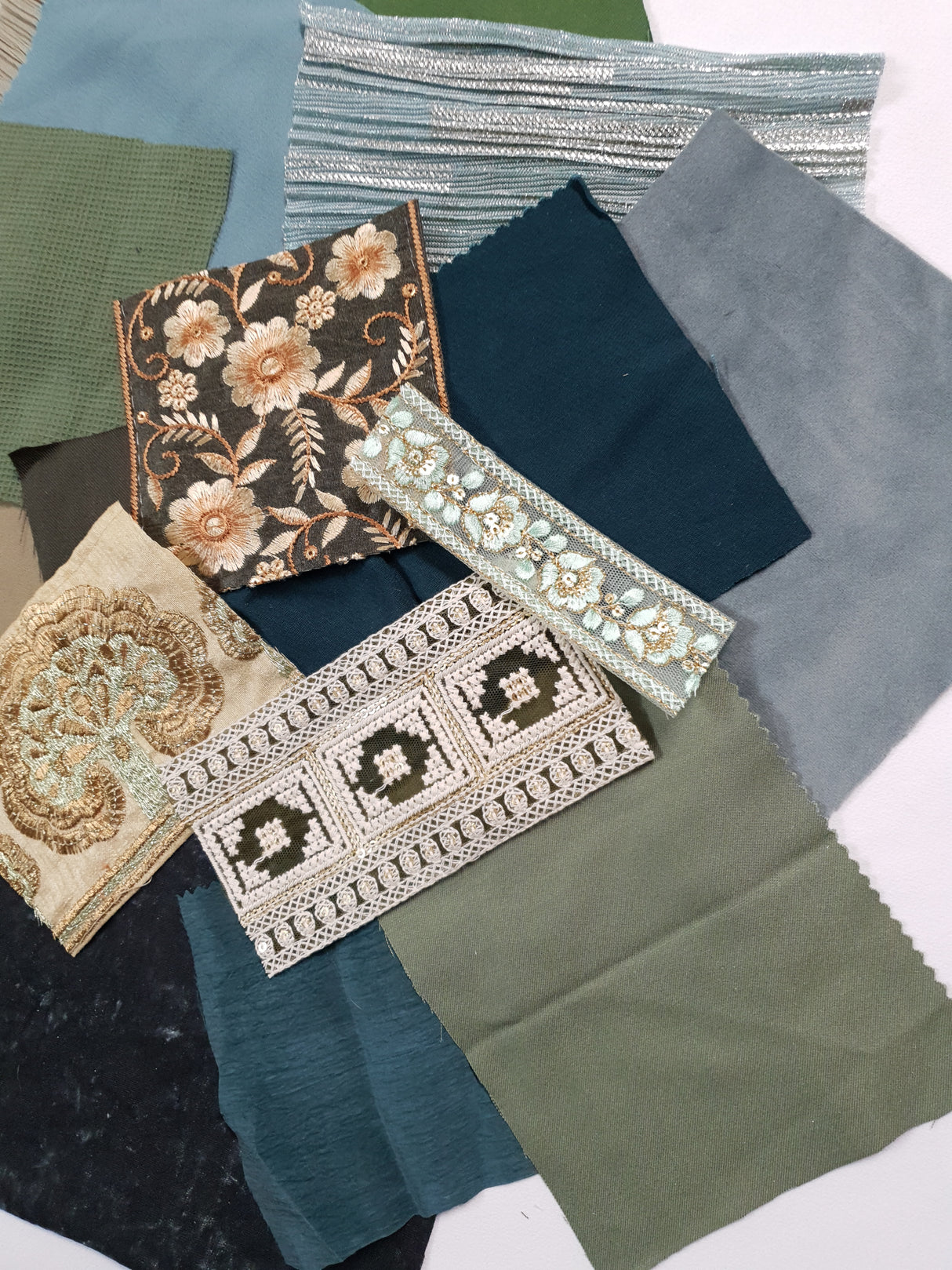 Textile Scraps Pack - GY - Picked at Random