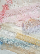 Lace Snippets Pack - 25 Pieces - 1812