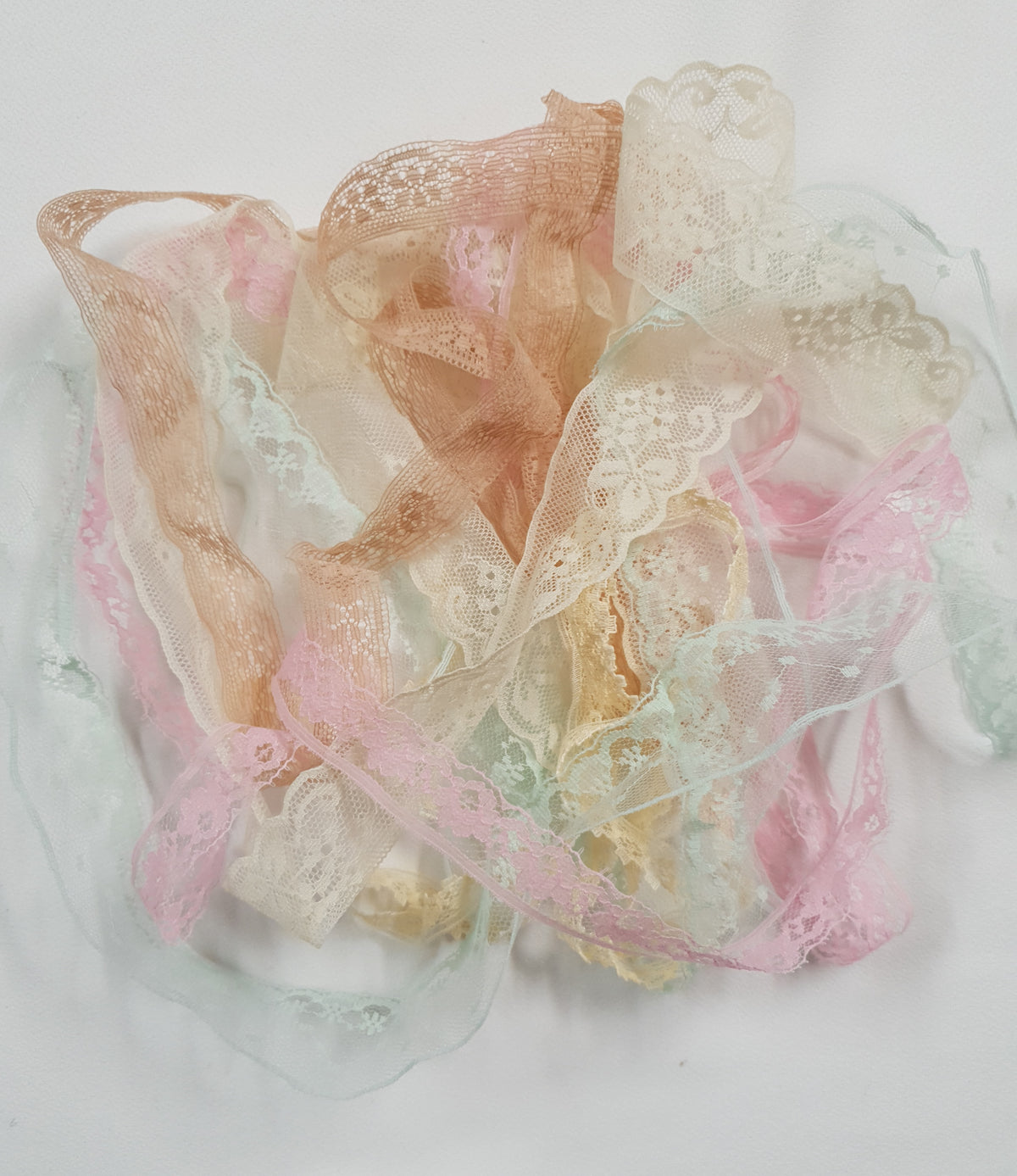 Assorted Lace Grab Bag - 5 Meters - (LP-7500-3) - Picked at Random