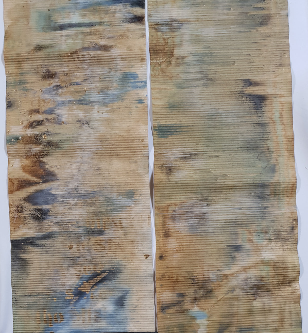 Hand Dyed Corrugated Paper - RF