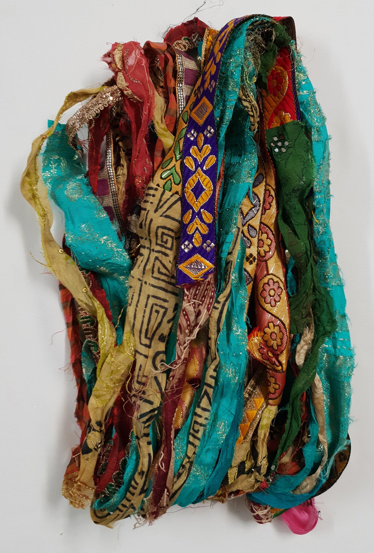 Reclaimed Sari Ribbon Hank - Unique - XS