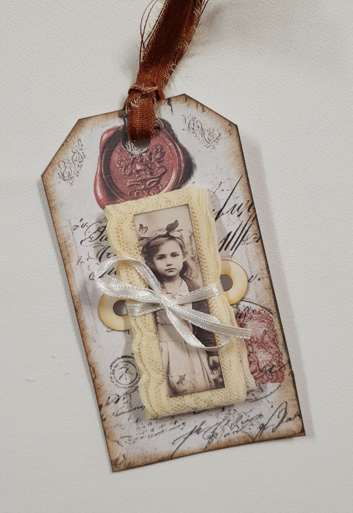 Motherloads Fancy Tag of Lace - UQ - Picked at Random