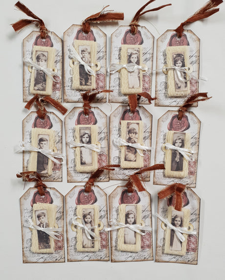 Motherloads Fancy Tag of Lace - UQ - Picked at Random