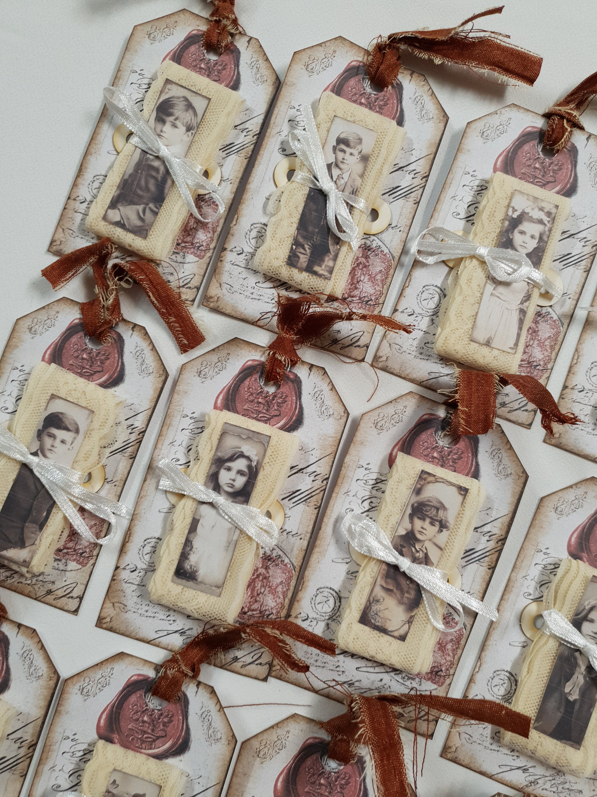 Motherloads Fancy Tag of Lace - UQ - Picked at Random